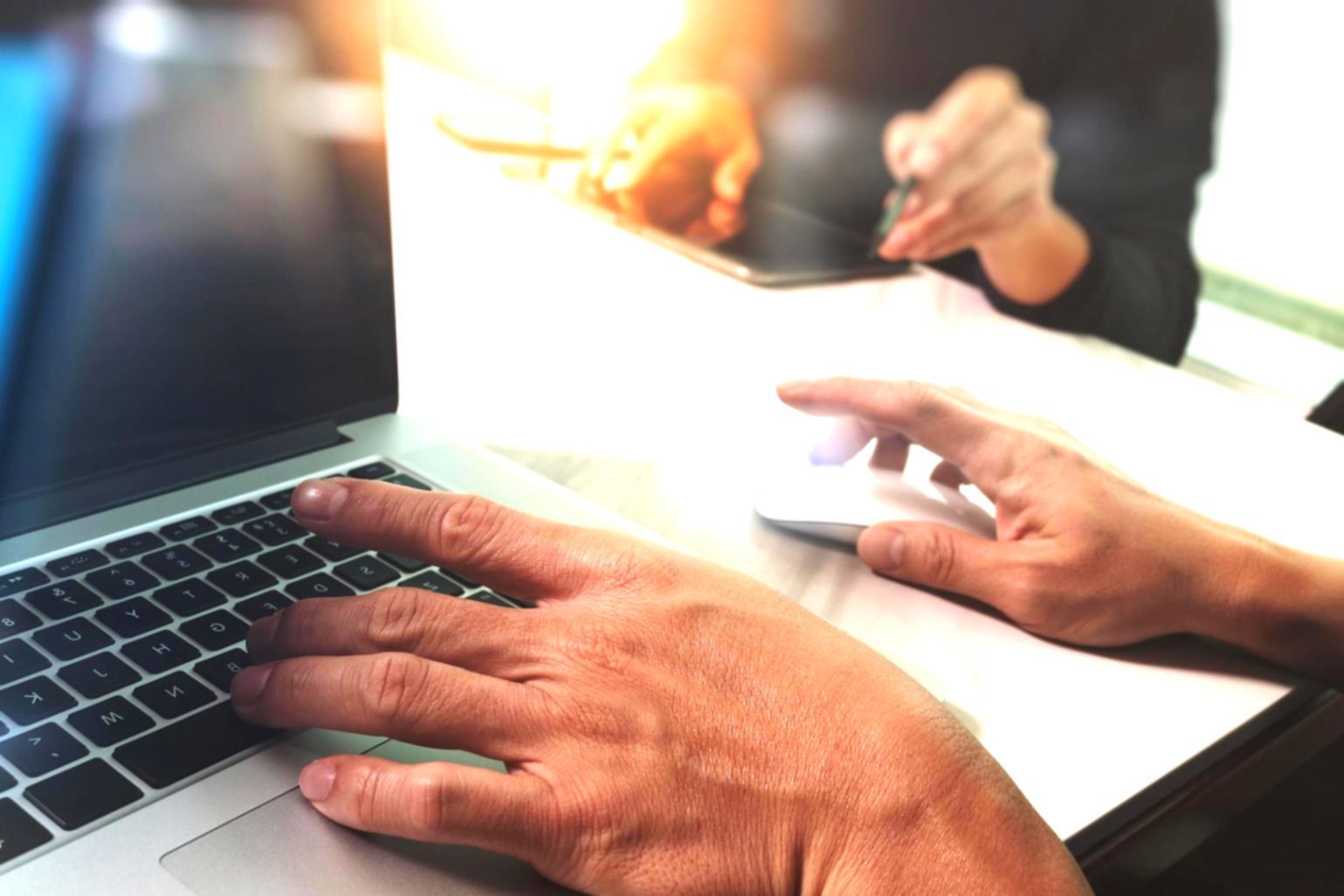 Statistische Datenanalyse mit komplexen Visualisierungen und mathematischen Modellen